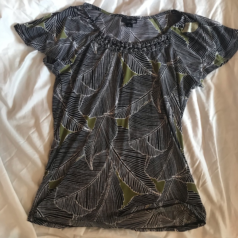 Black and white patterned tee